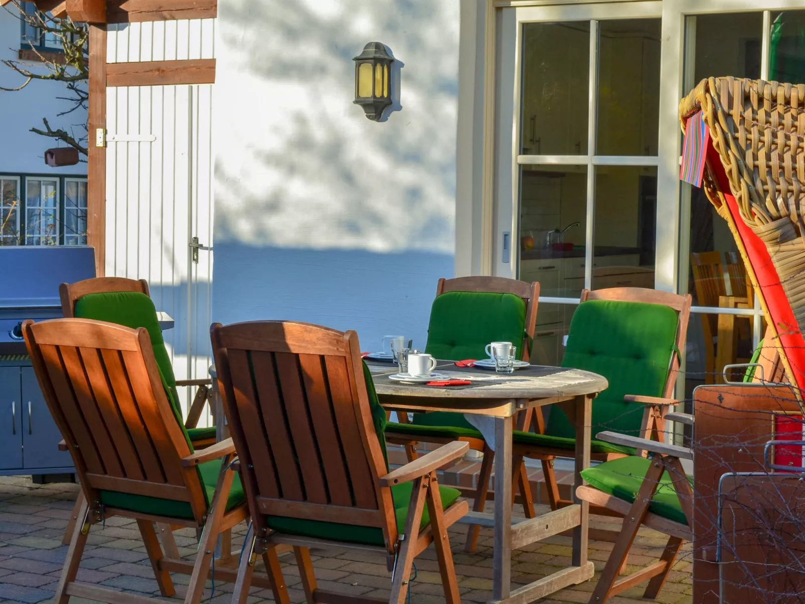 TRADITIONELLES REETDACHHAUS MIT SAUNA, KAMINOFEN UND PRIVATEM WASSERZUGANG - Image-tags.info