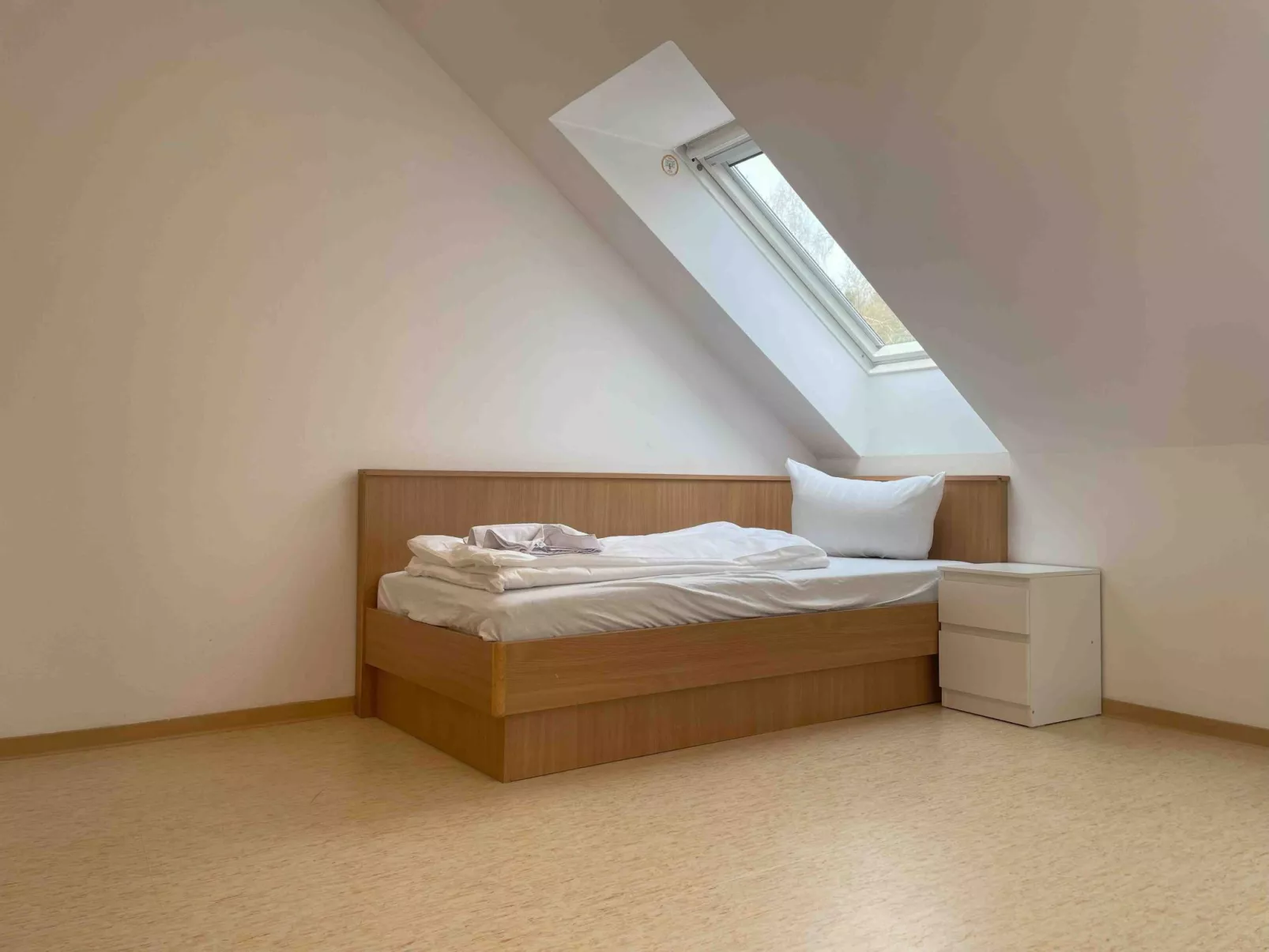 STA1079 - Image-tags.info