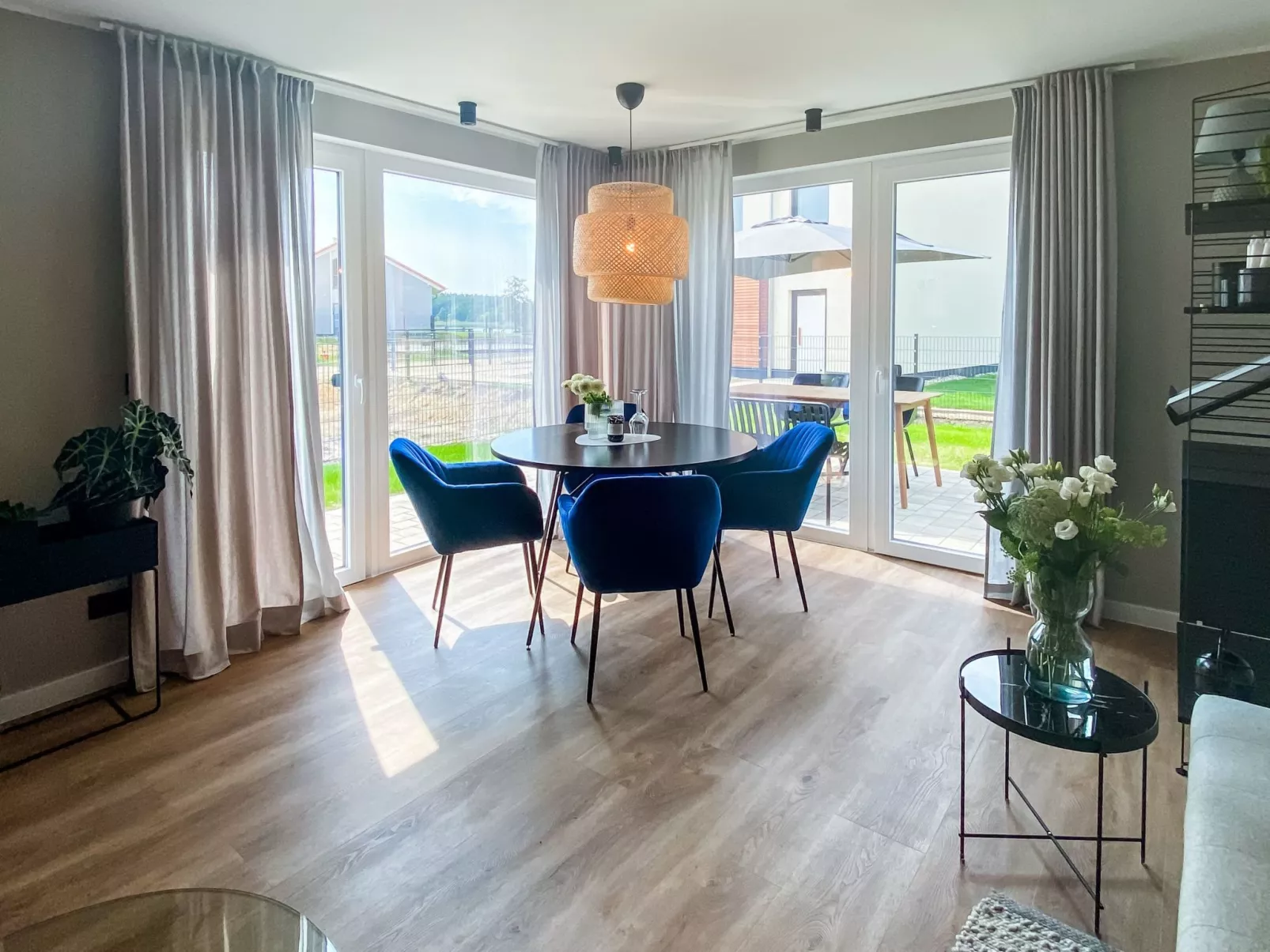 Modernes Ferienhaus mit Sauna, Seeblick, Dachterrasse und Garten - Image-tags.info