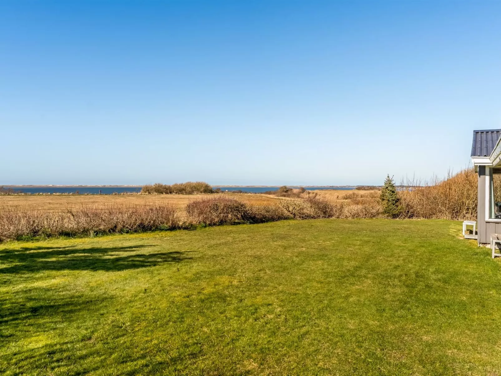 "Galmand" - 75m to the fjord-Buiten