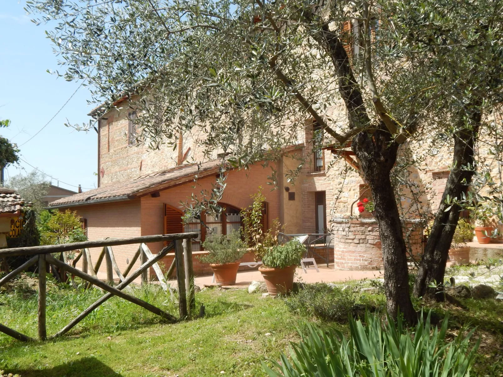 Wohnung auf dem Lande, 3 km vom Zentrum von Siena entfernt - Buiten