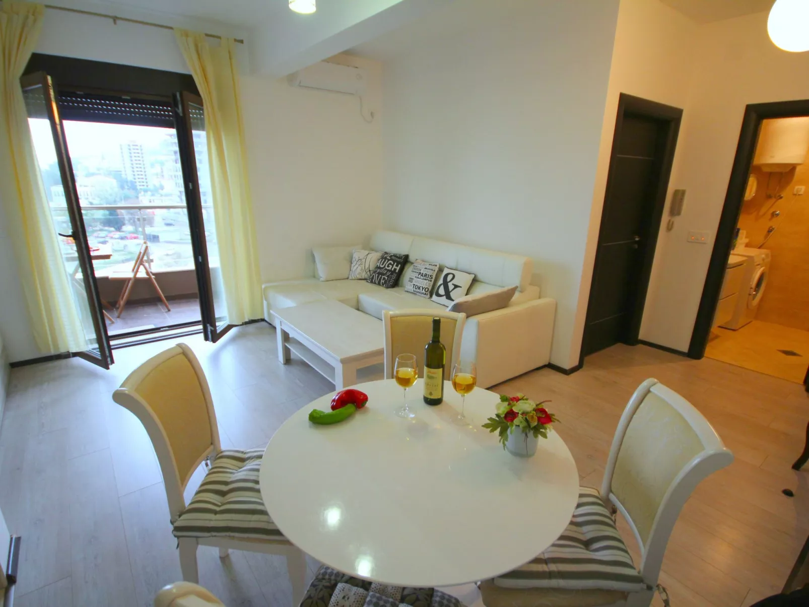 Für 4 Personen ca. 45 m&sup2; in Budva, Adriaküste Montenegro (Küste um Budva)-Image-tags.info