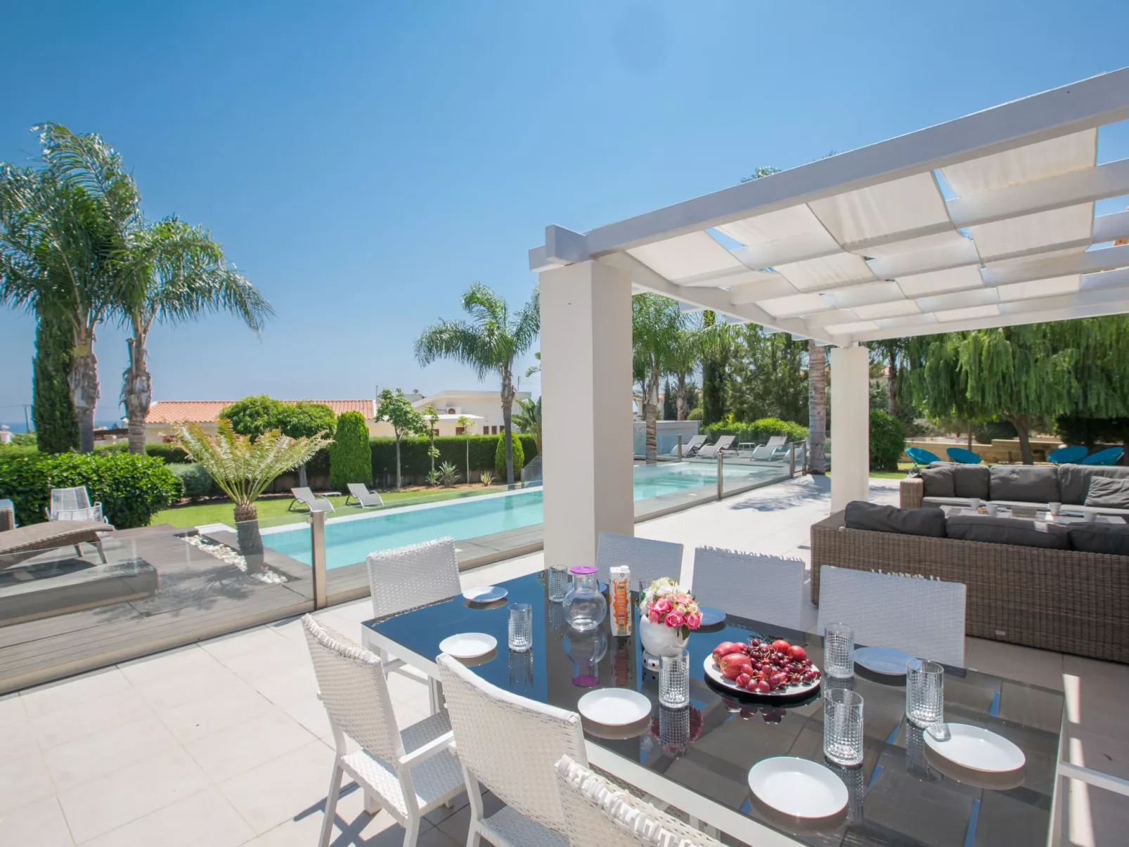 4-Schlafzimmer-Villa mit Pool im Zentrum von Protaras - Image-tags.info