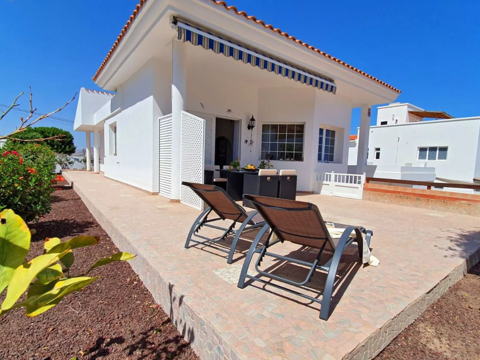 Gemütliches Ferienhaus in Tarajalejo mit Großem Garten und Meerblick - Image-tags.info