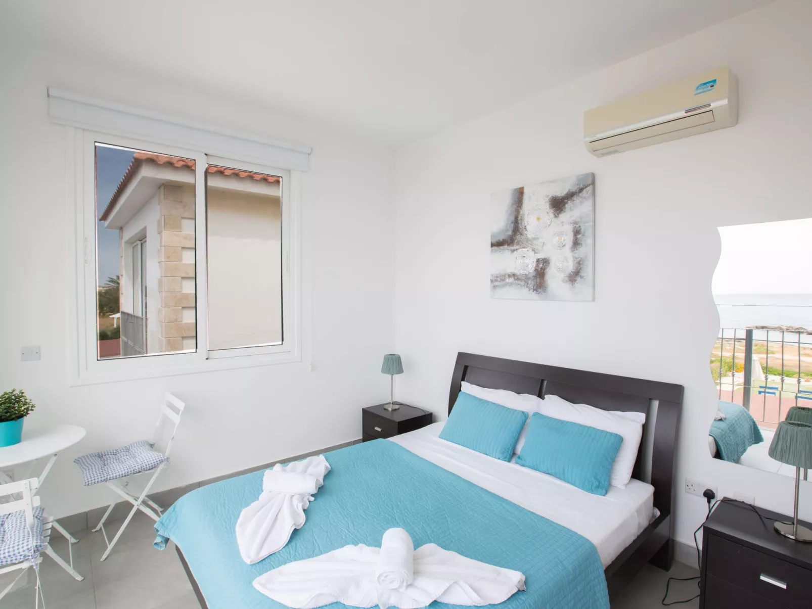 Moderne, geräumige Villa am Strand mit Pool - Image-tags.info