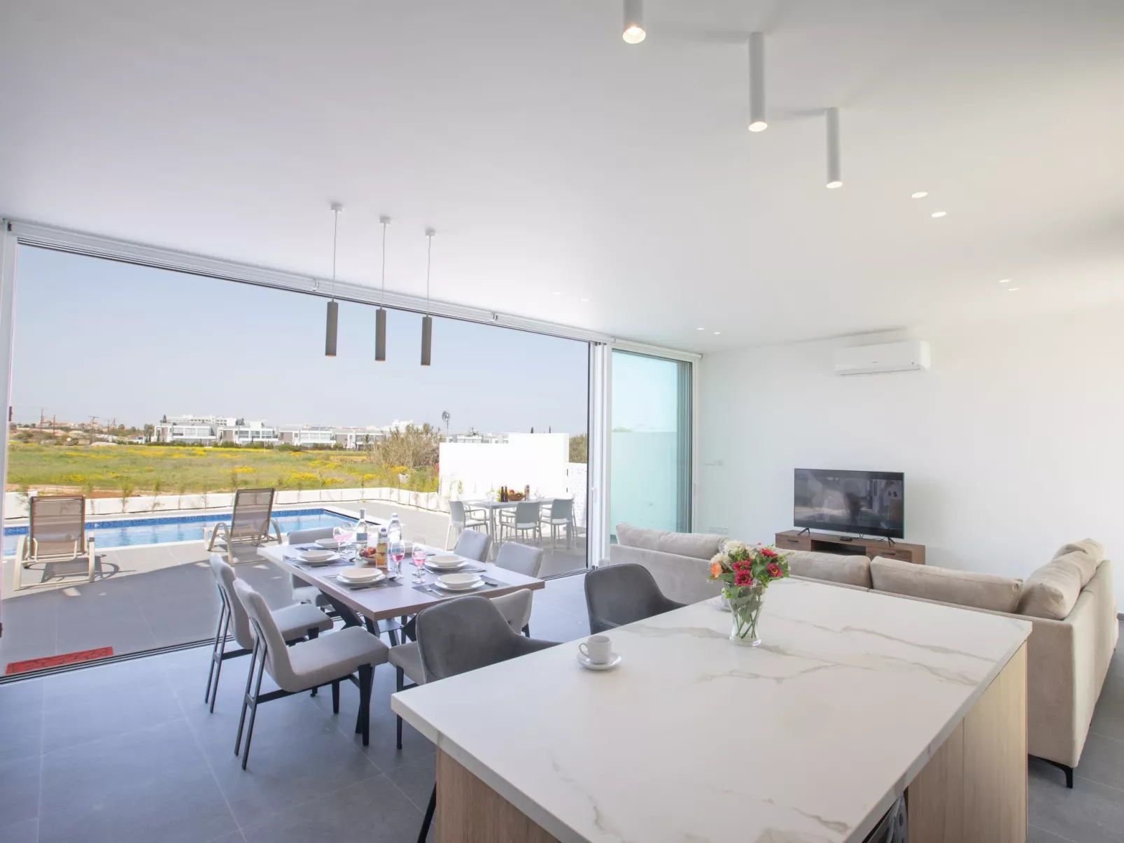 Ferienvilla Vie Bleu mit großem Pool - Image-tags.info