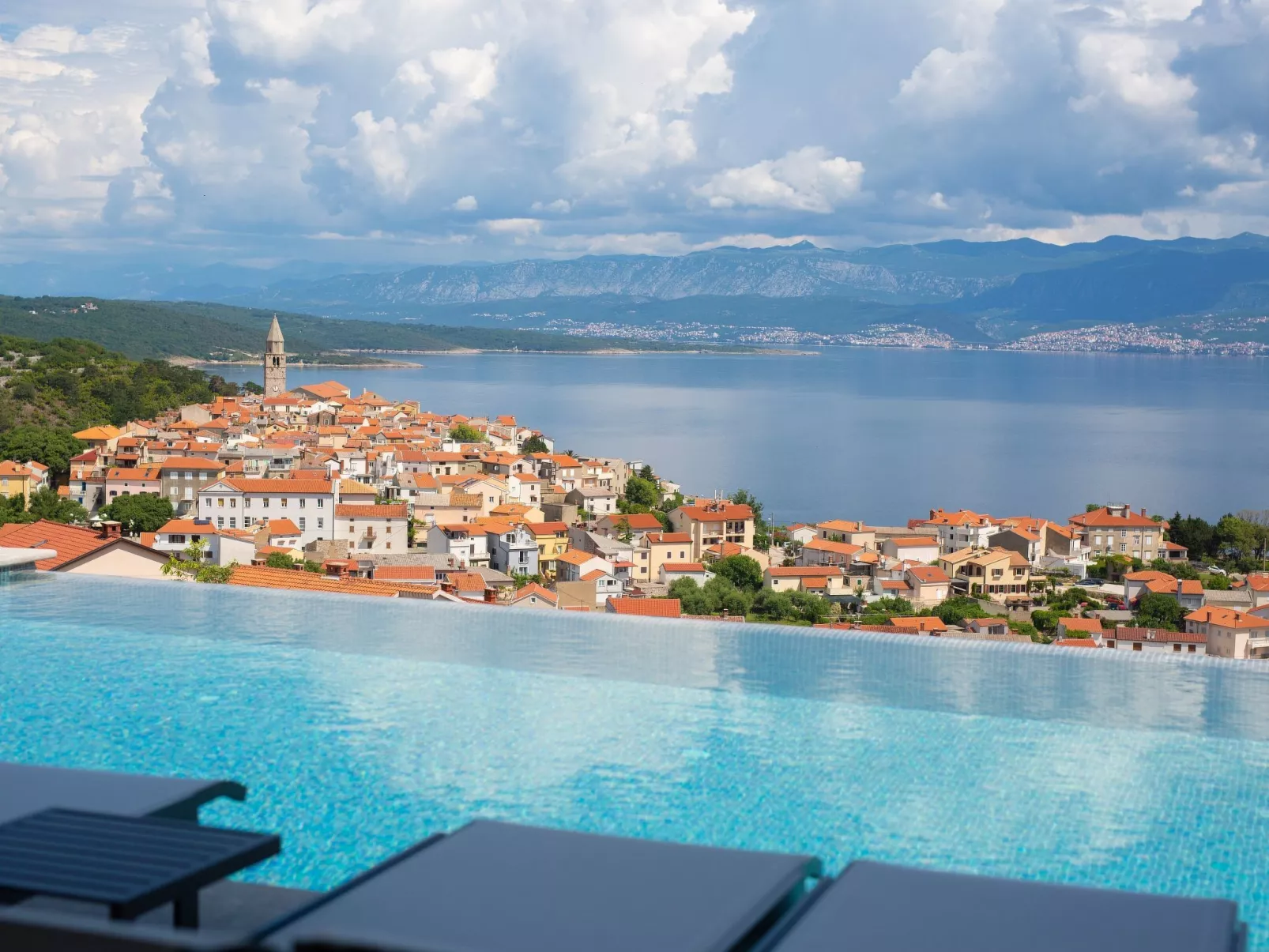 Luxuriöse Villa mit Pool und fantastischem Meerblick - Image-tags.info