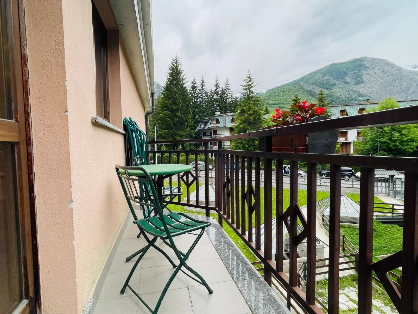 Zwei-Zimmer-Wohnung im Dachgeschoss 4 p. l. Villa Frejus - Image-tags.info