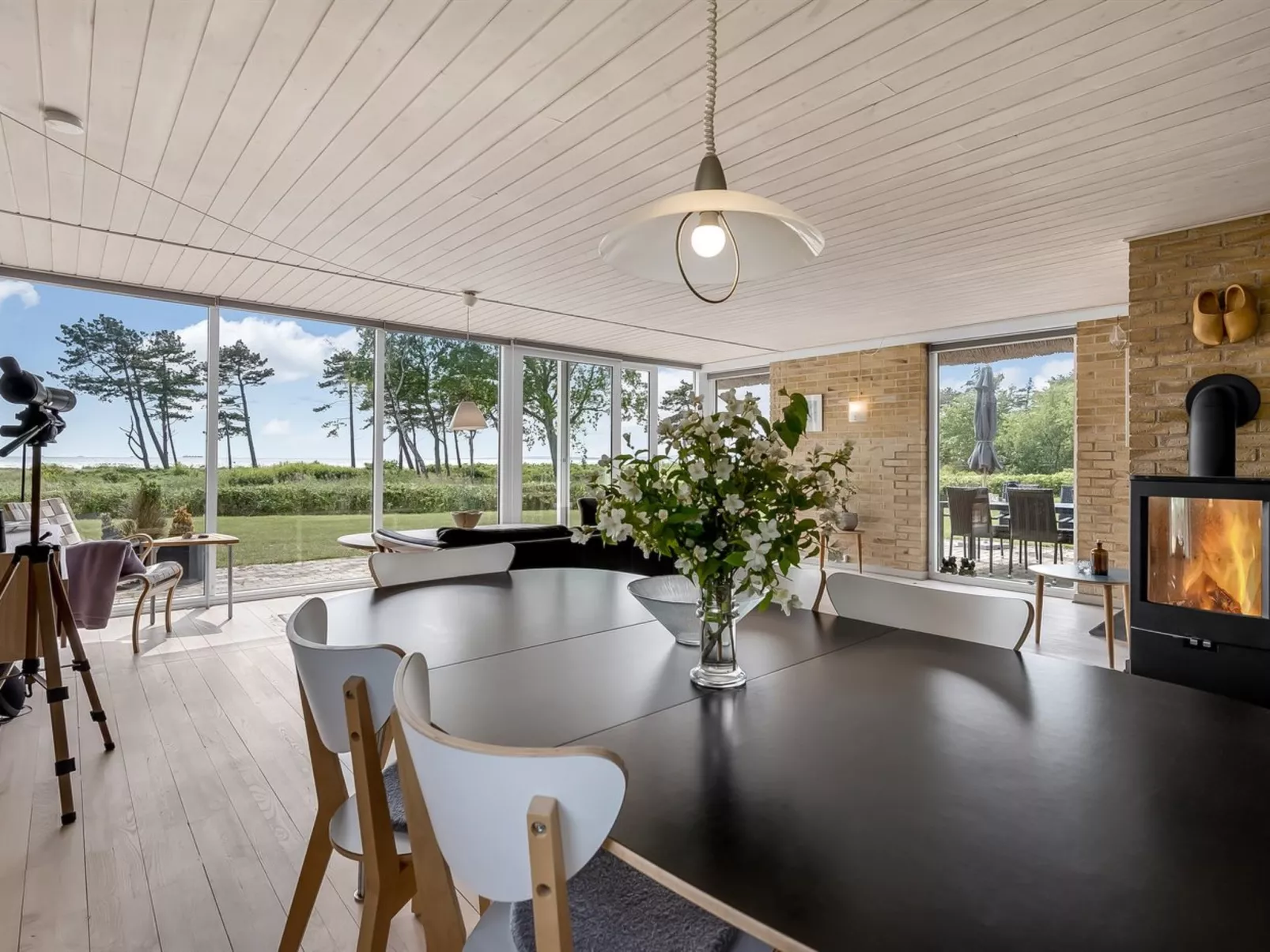 "Ellanora" - 50m from the sea - Binnen