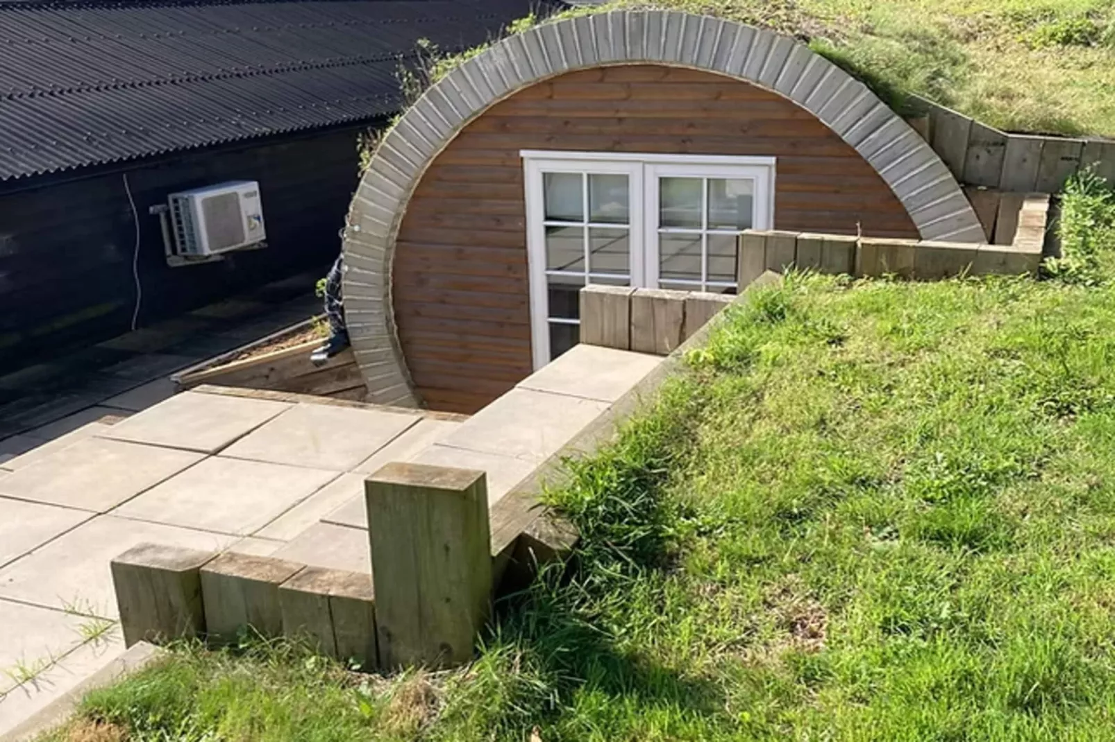 The Hobbit House - Buitenkant zomer