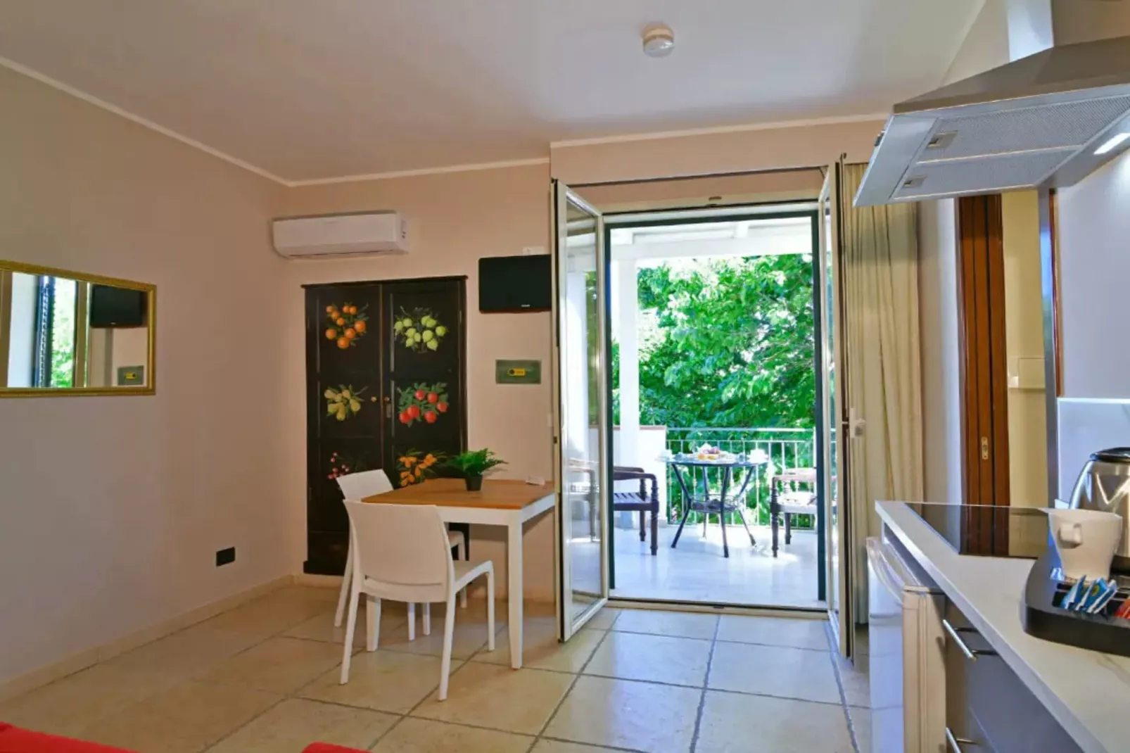 APARTMENTS VILLA LINDA - Bilo 2 Pax Classic Balcony - B2C B3C B4C - Eetkamer