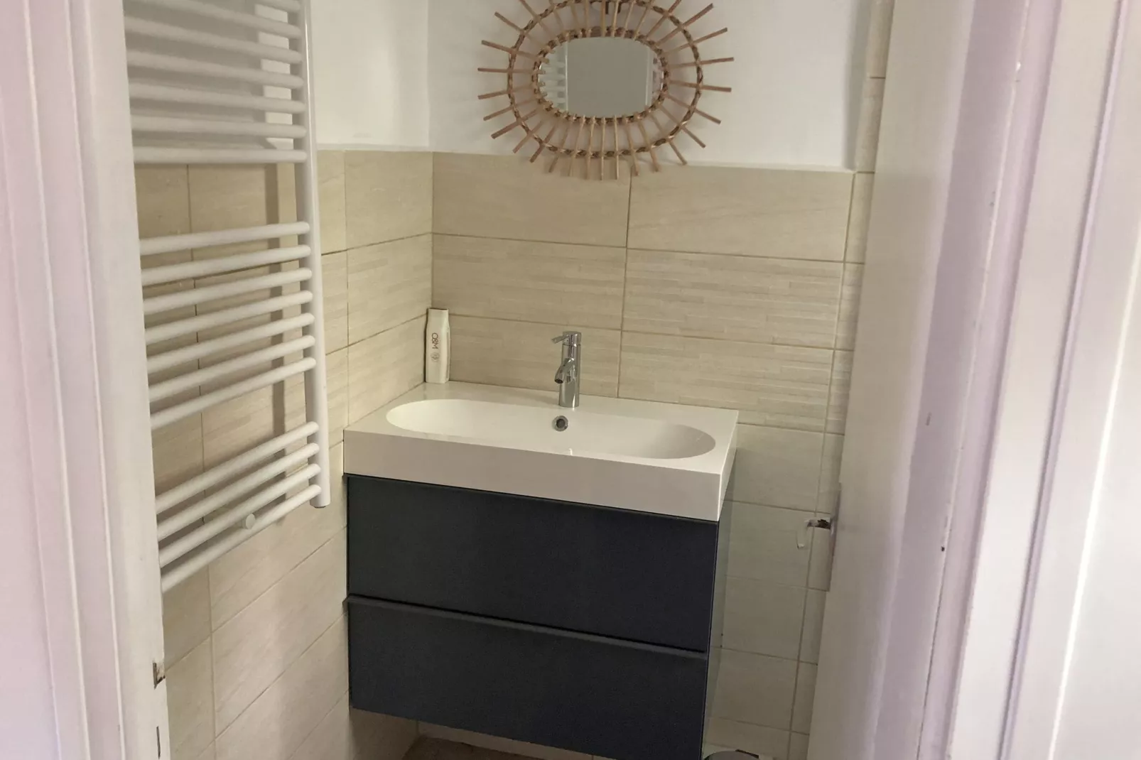Sfeervolle villa in Sorède met een zwembad-Badkamer