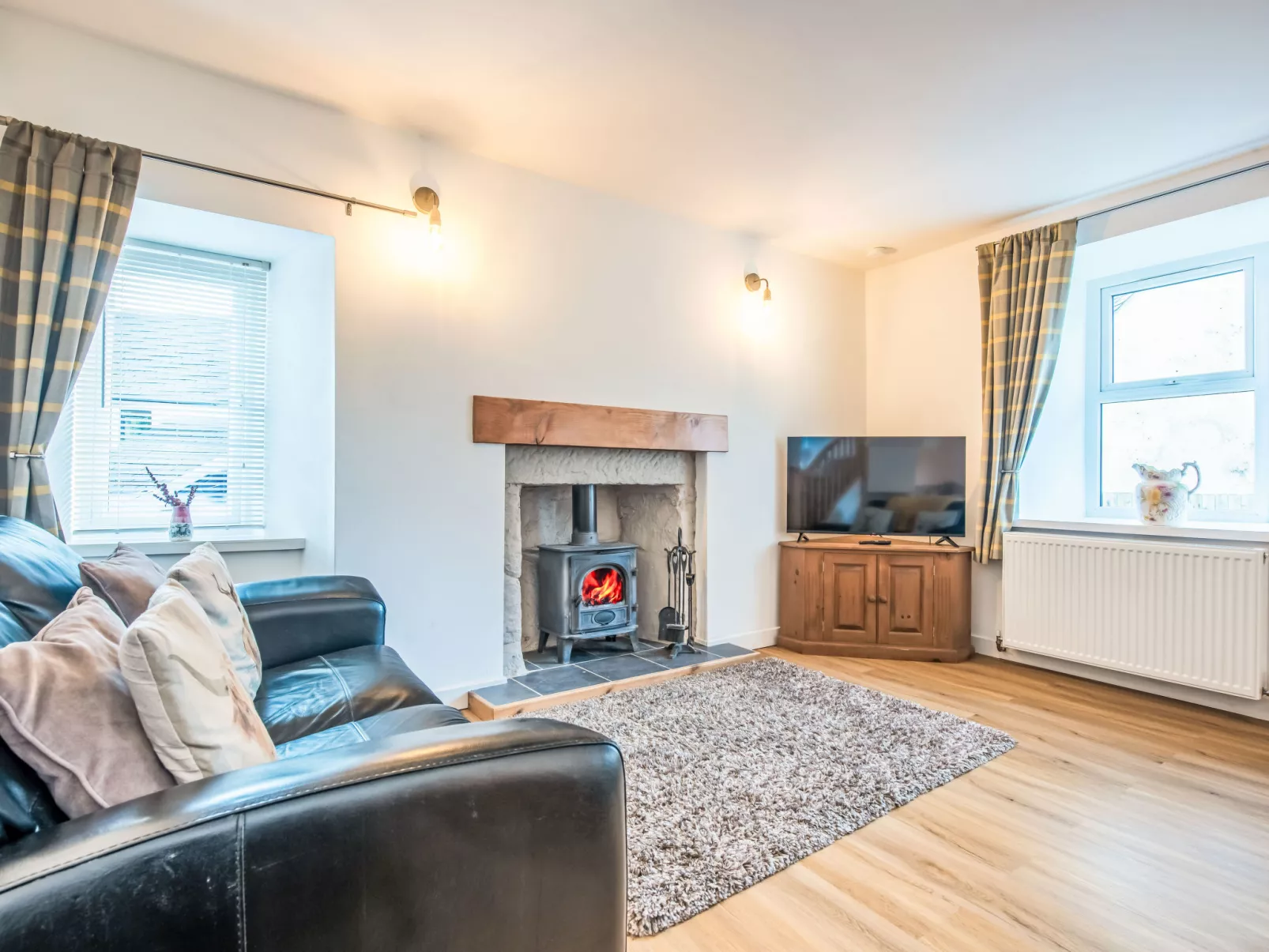 Strone Cottage-Binnen