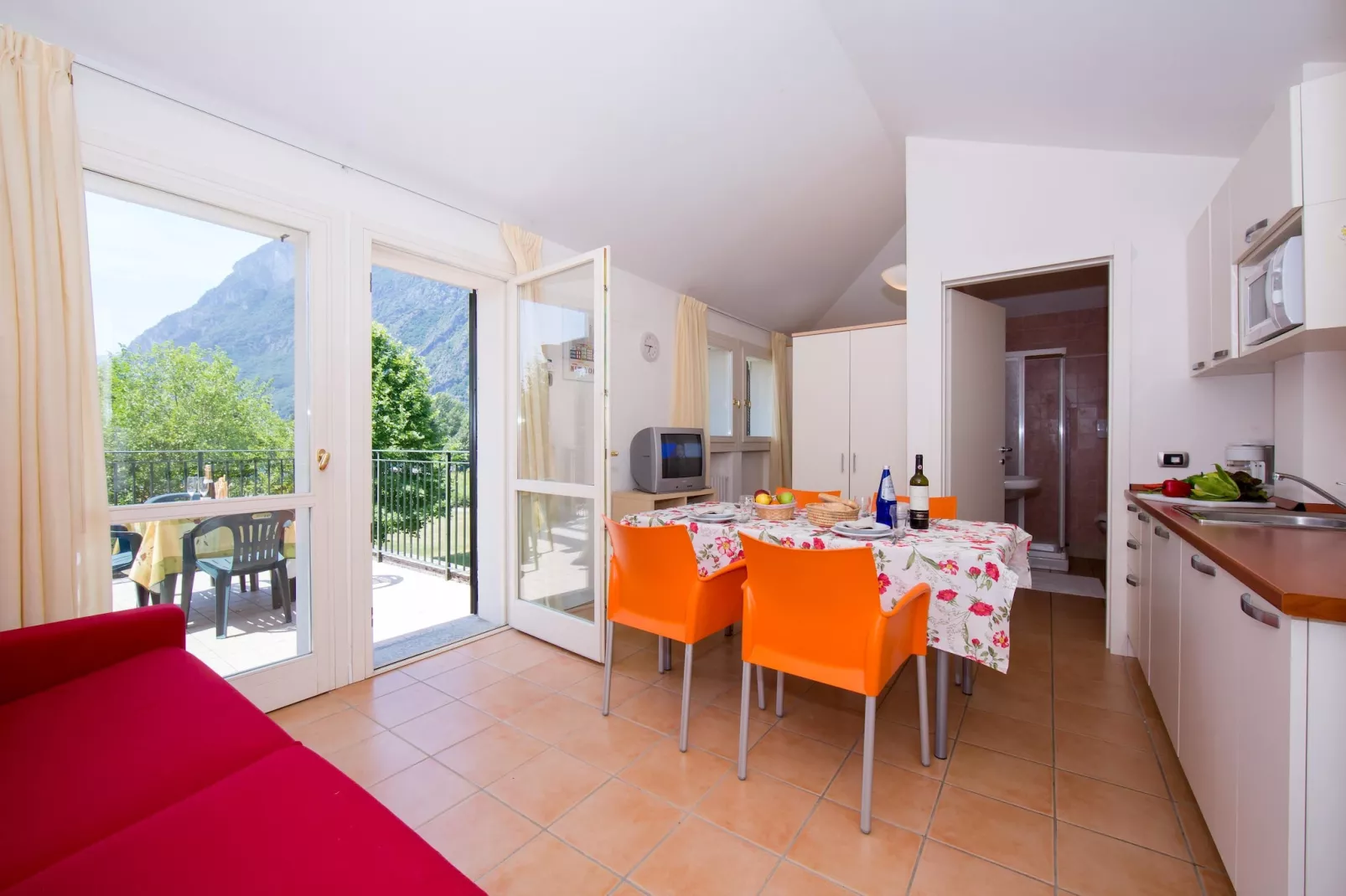 RESIDENCE PORTO LETIZIA - VILLAS-STUDIO 4 PAX VISTA LAGO PLUS 8213 - VSLP4 - Eetkamer