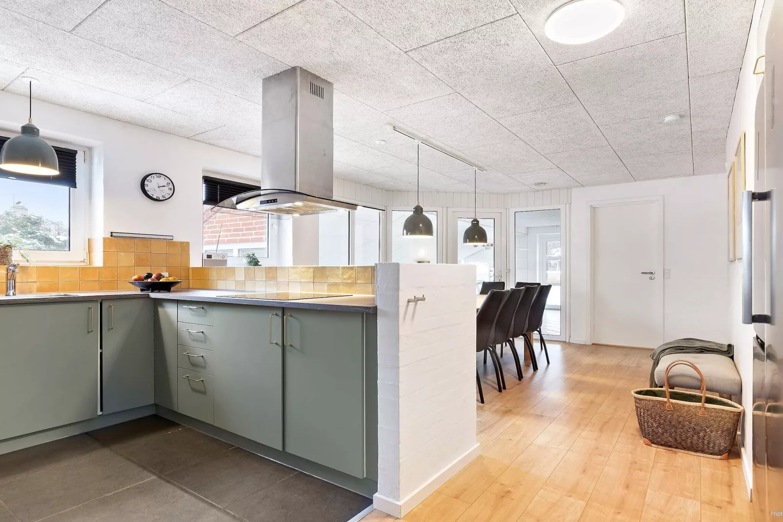 Zeezijde retraite met zwembad -- By Traum Ferienwohnungen-Binnen