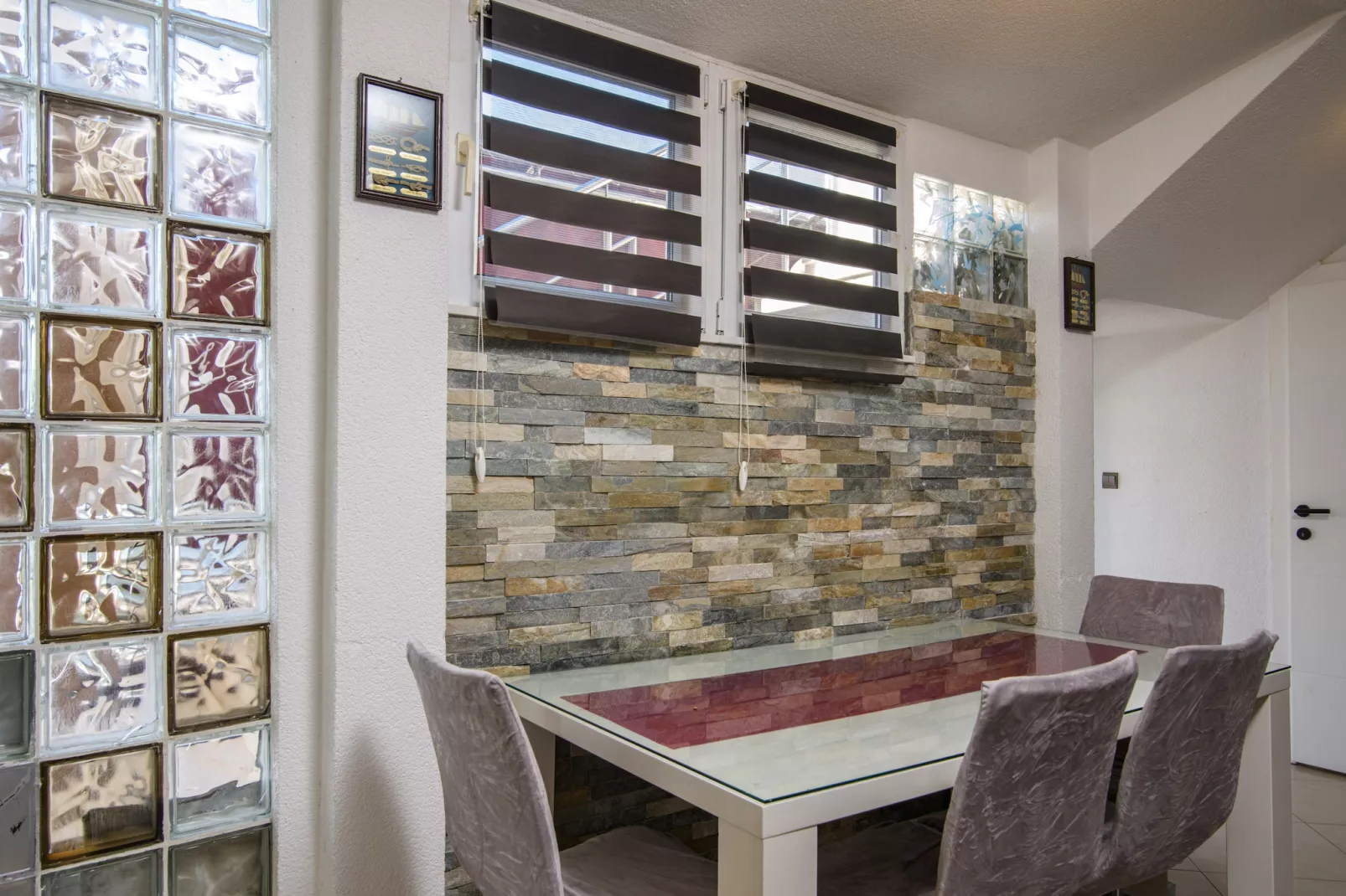 Apartment M1 - Eetkamer