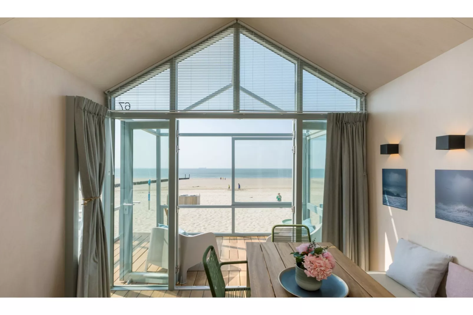 Slaapstrandhuisje - Strand dishoek 67  Dishoek-Woonkamer