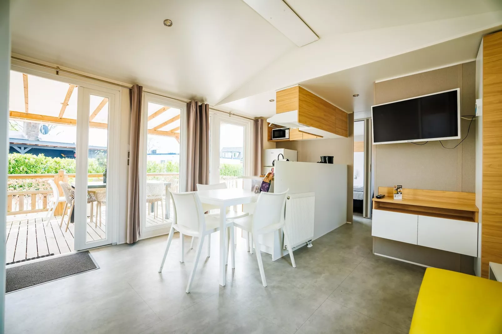 Vakantiepark Eiland van Maurik 3-Eetkamer