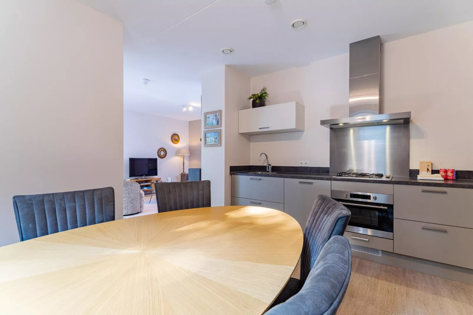 Appartement Duinhof Dishoek 13M - 6 personen de luxe-Eetkamer