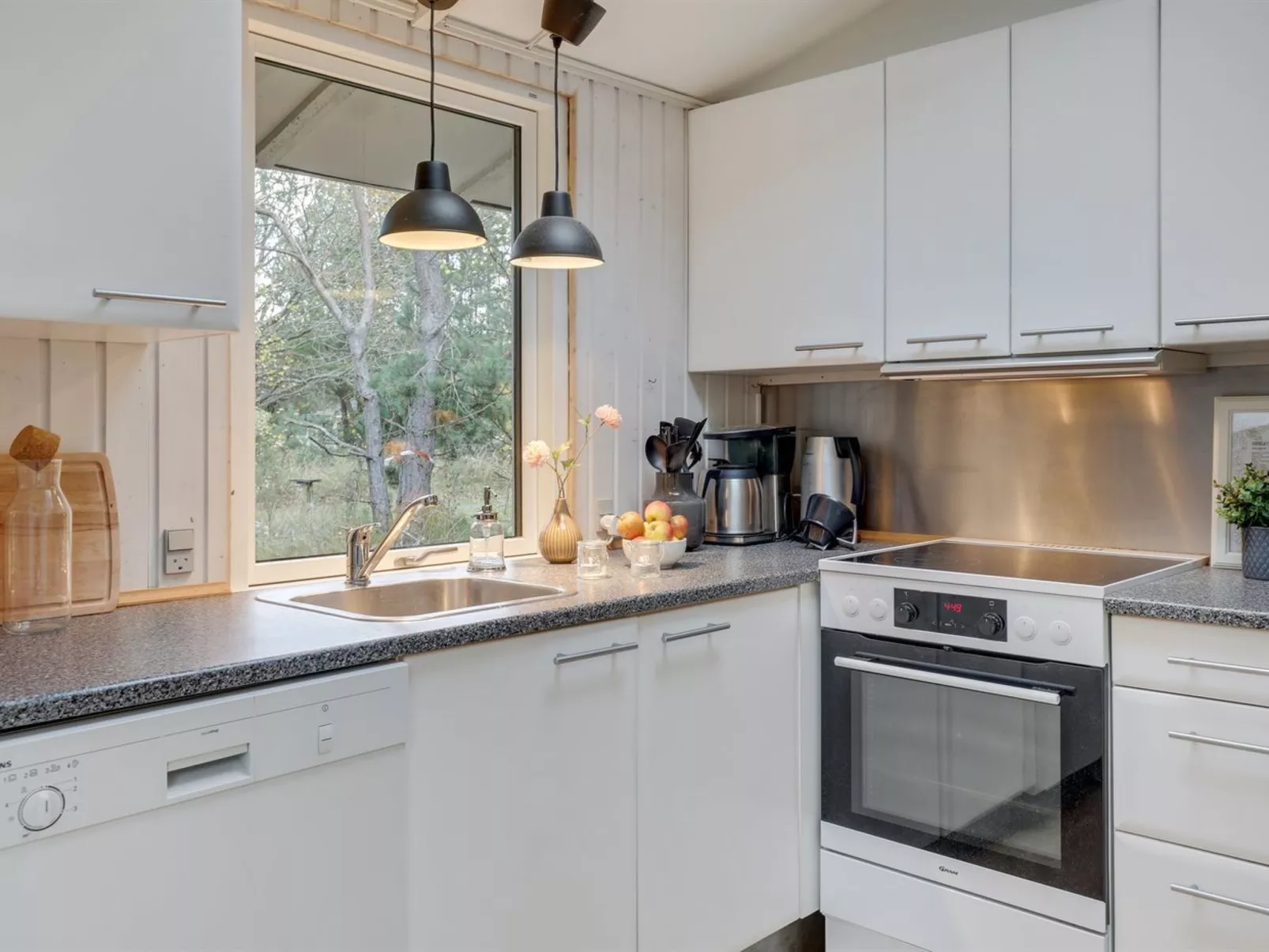 "Essi" - 300m from the sea-Binnen