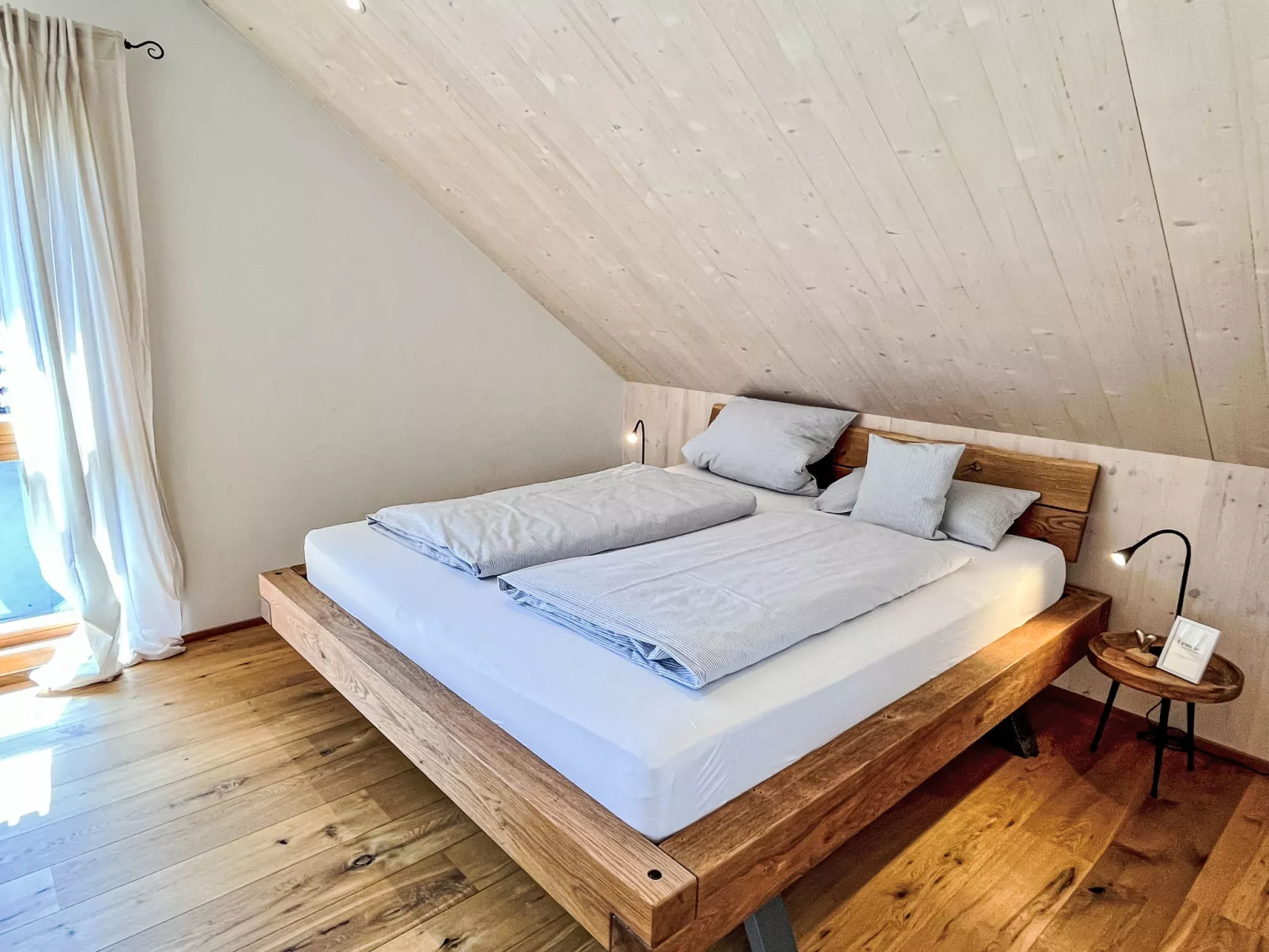 Kinast (HFT202)-Binnen