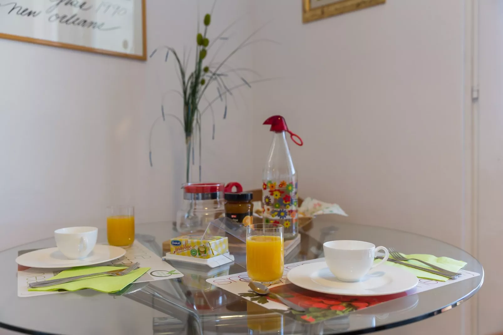 Apartment Nana-One Bedroom Apartment with Loggia and Sea View-Eetkamer