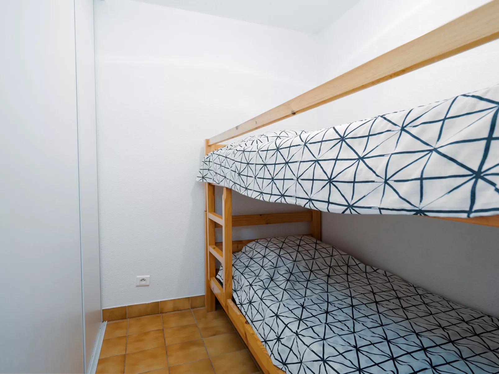 Le Jean Barth II-Binnen