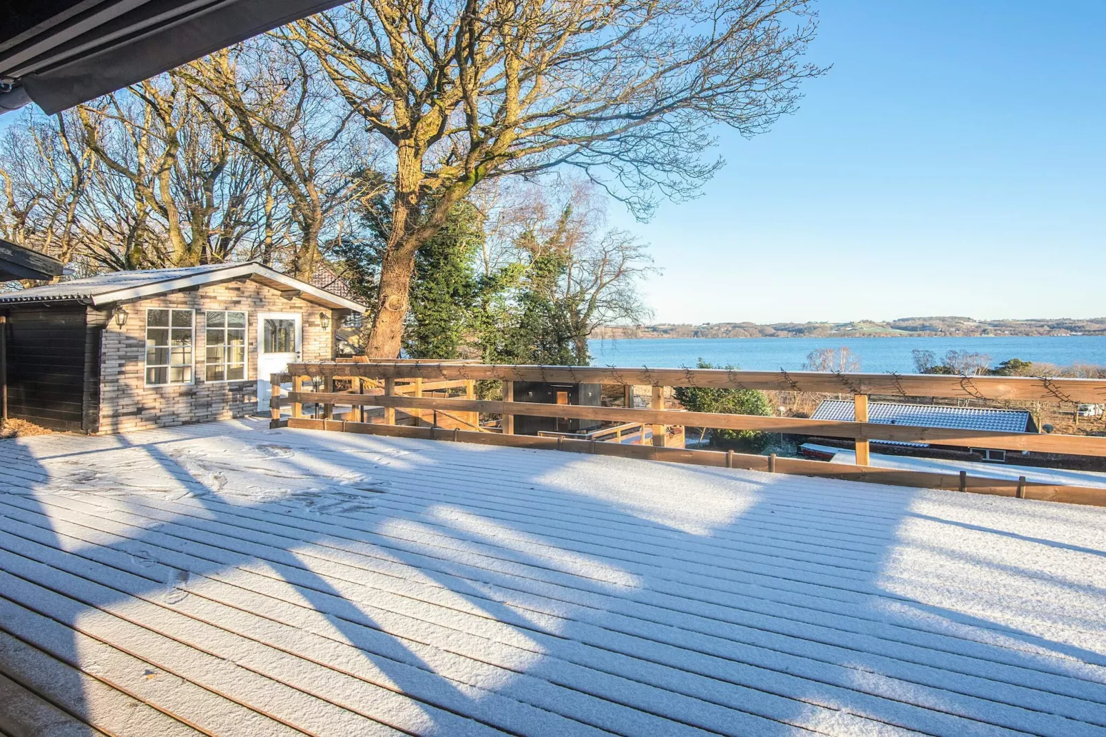 Gezinsvriendelijk huisje vlakbij de kust-Waterzicht