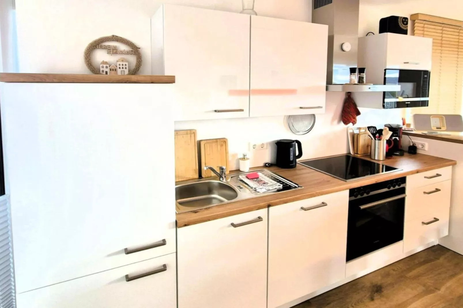 NEW ADD 1 SZ/4 P- Winterberg Appartement 21141 Penthouse-Keuken