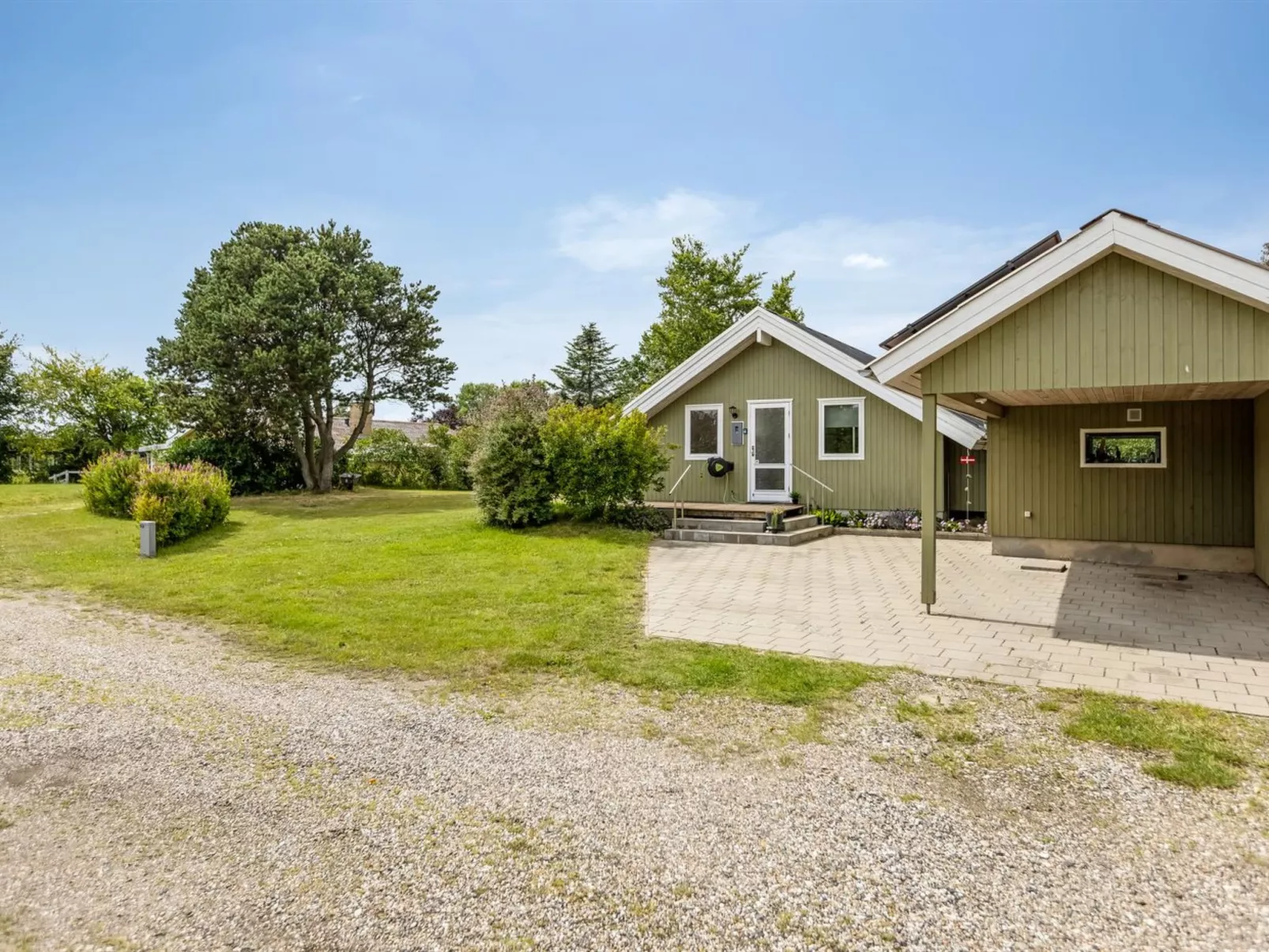 "Emiljan" -  from the sea-Buiten