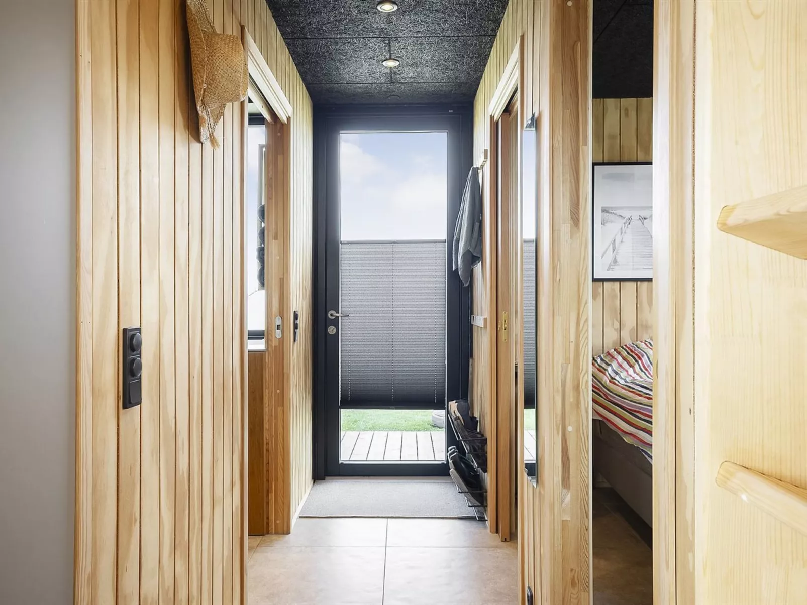 "Greta" - 125m from the sea-Binnen