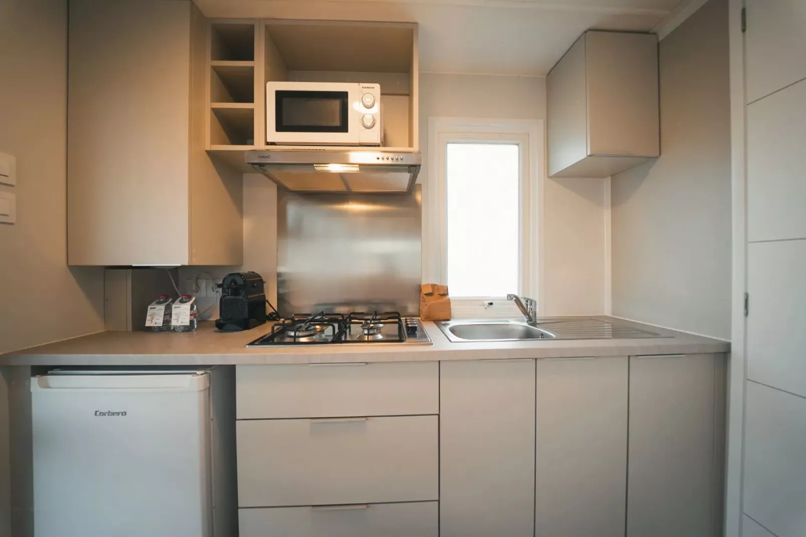 HOLA CAMP CHILCHES-Comfort 2-Keuken