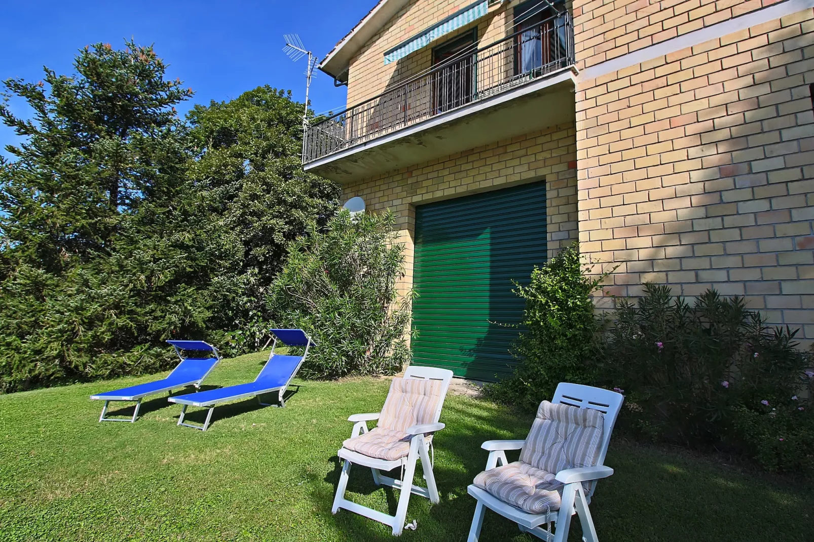 Villa Arianna-Buitenkant zomer