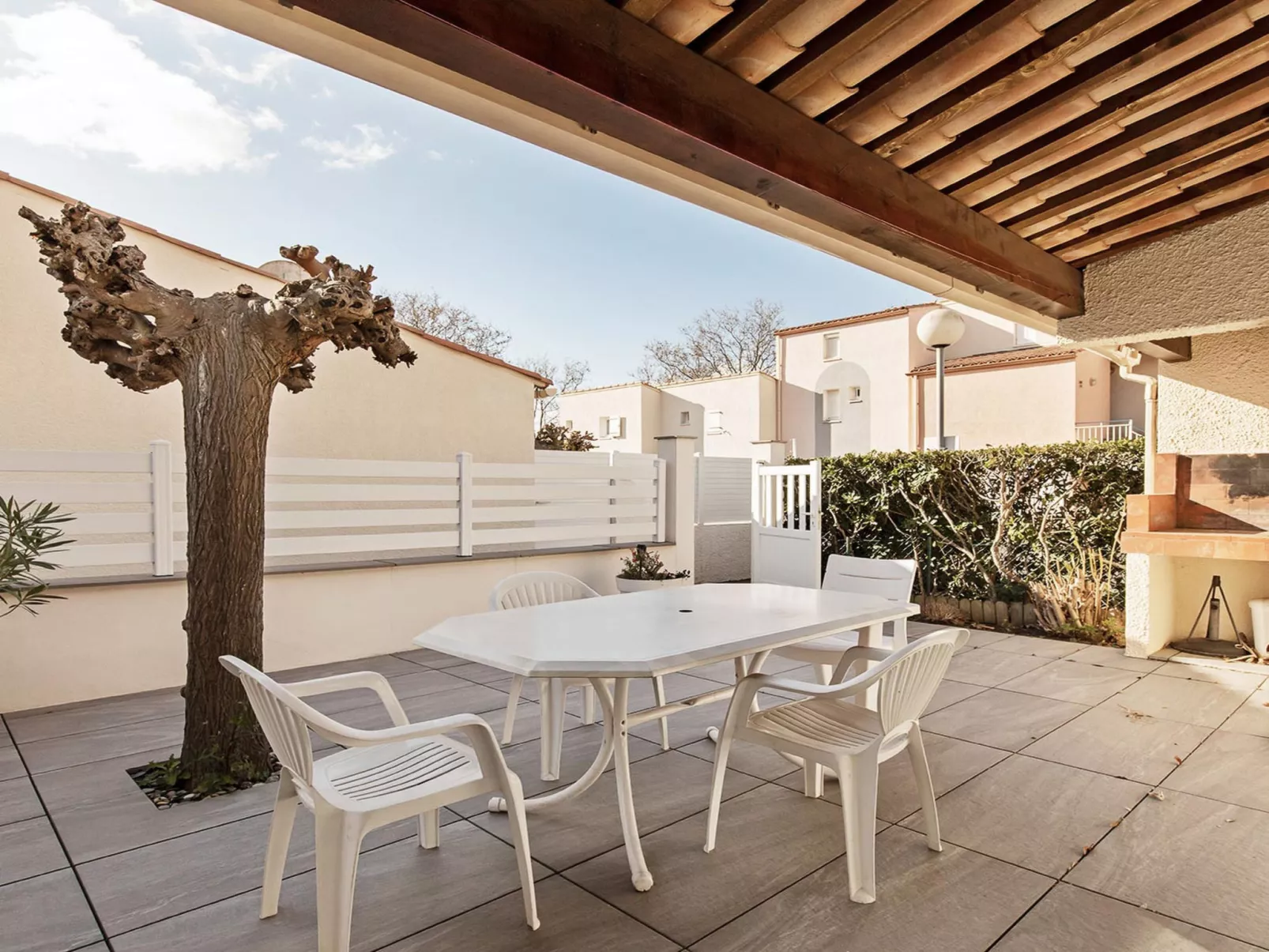 Perles du Soleil-Buiten