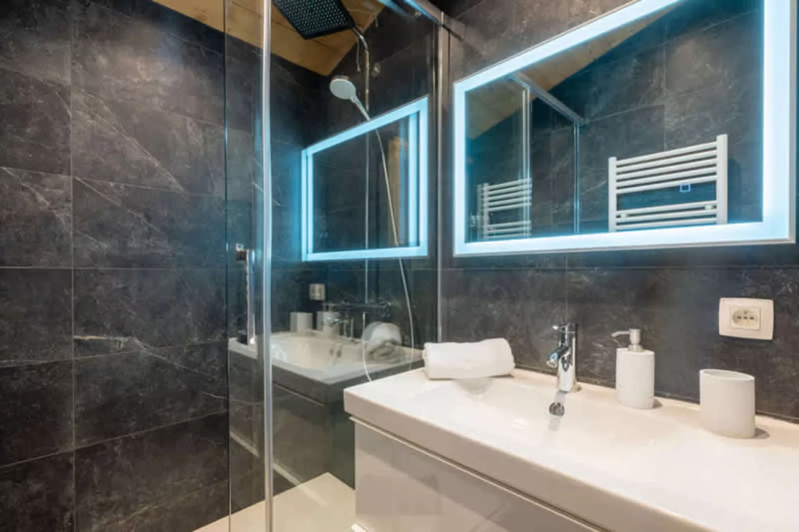 Duplex tout confort au centre ville de Chamonix - Badkamer