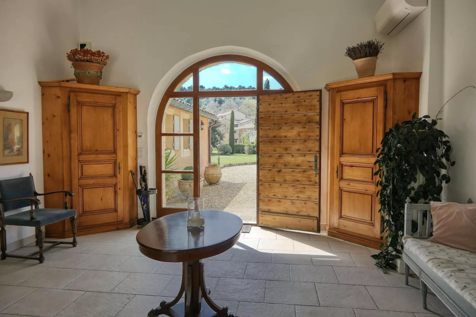 Villa Maquis – Charme provençal & vue d’exception-Hal-ontvangst