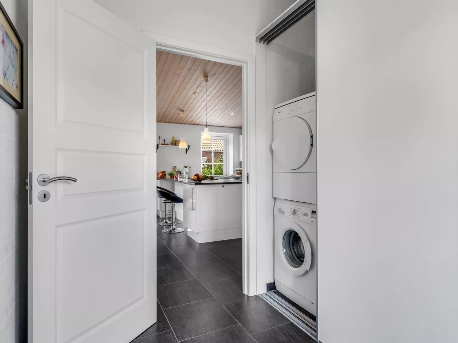 "Merit" - 3.2km from the sea - Binnen