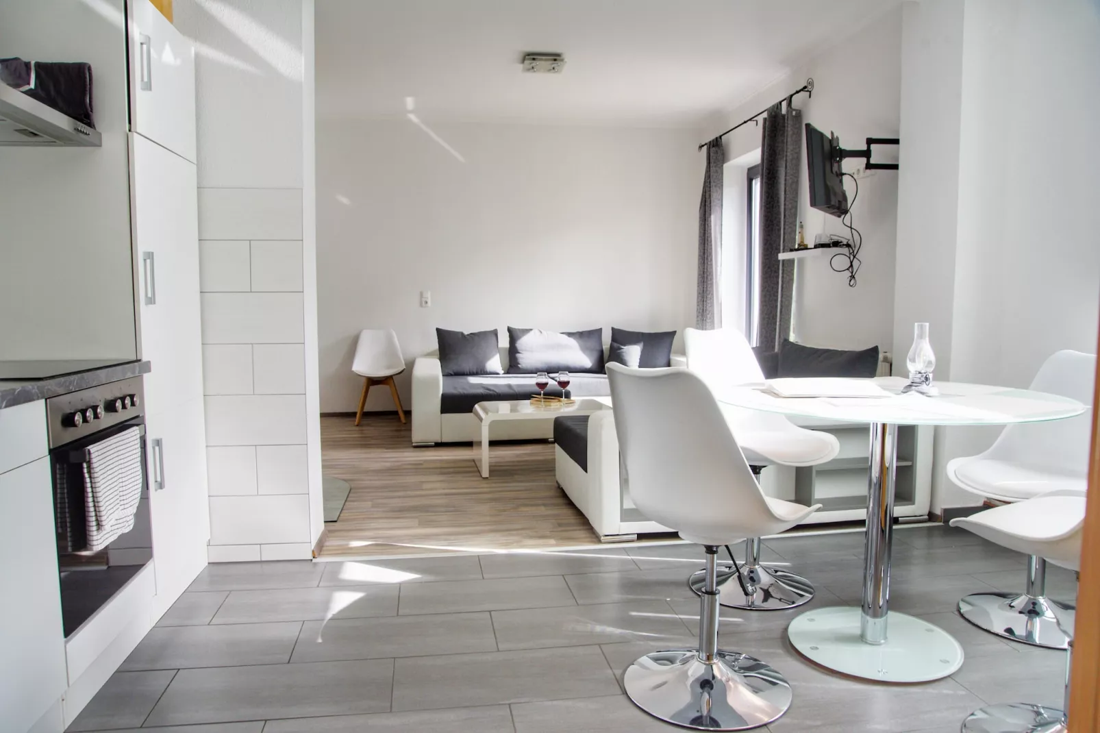 Schönes Ferienhaus-Eetkamer