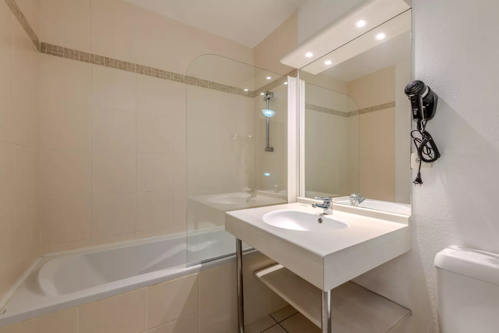 D. de Bertheaume N°105 - 2P4 - Badkamer