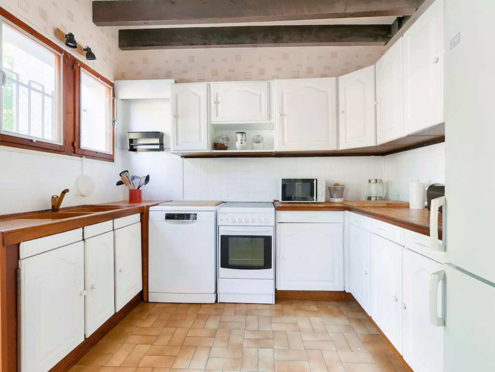 Swimmingpool - Strand - Geschäfte - Image-tags.info