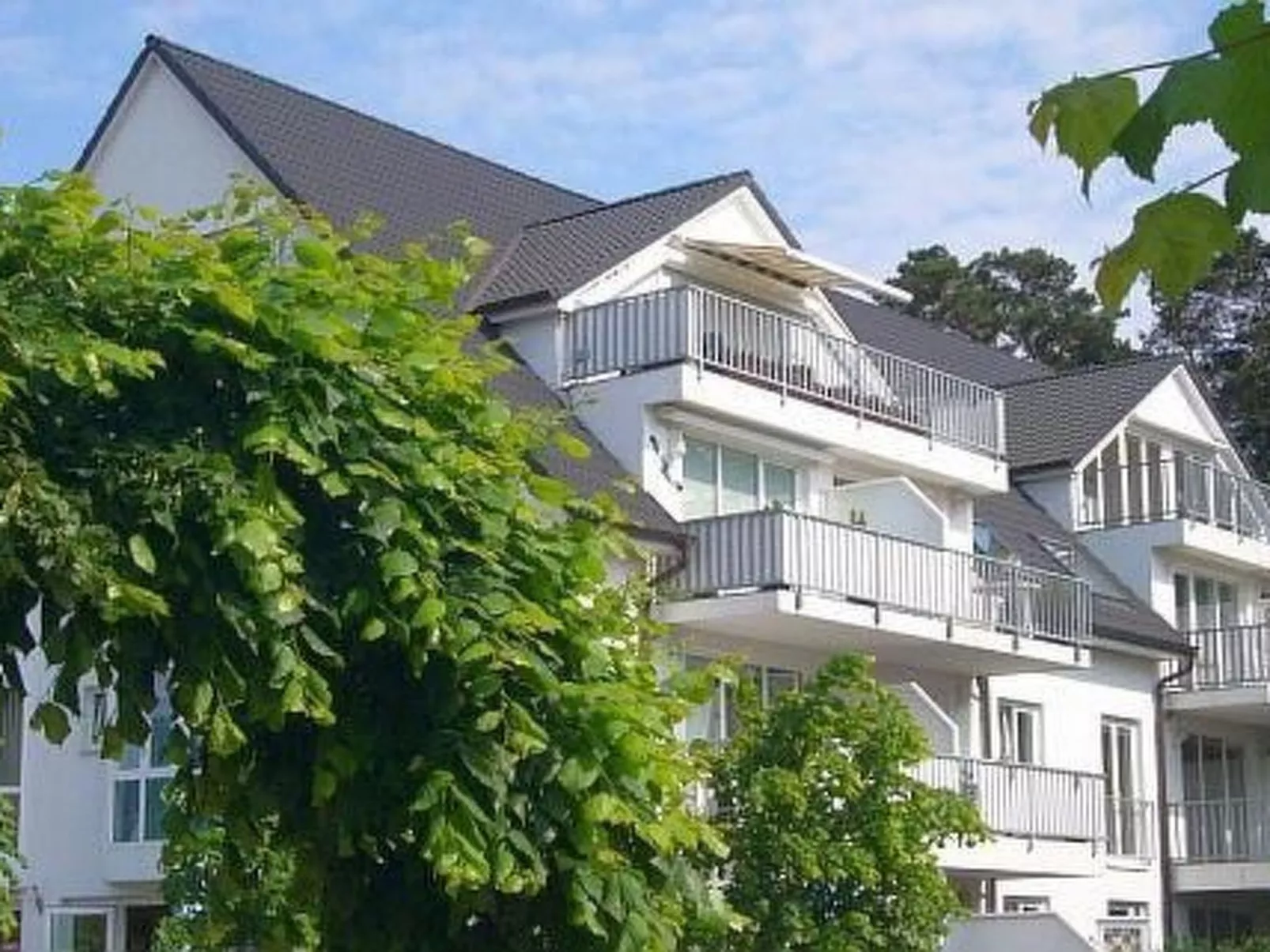 Mit Balkon - Buiten