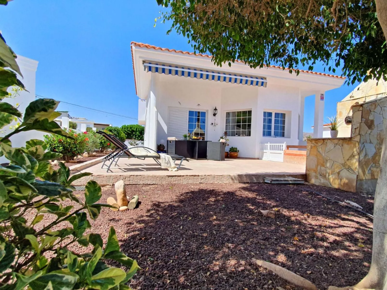 Gemütliches Ferienhaus in Tarajalejo mit Großem Garten und Meerblick - Image-tags.info