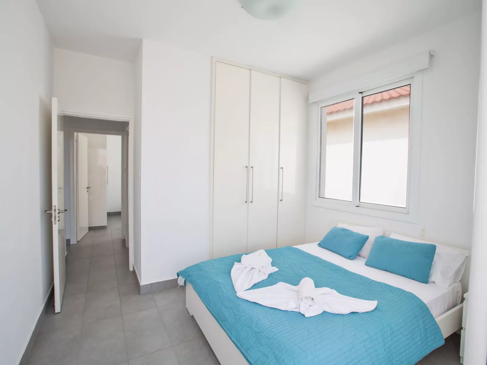 Moderne, geräumige Villa am Strand mit Pool - Image-tags.info