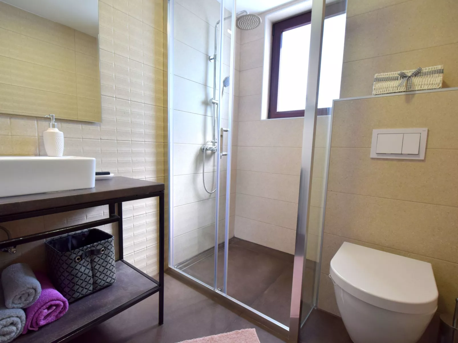 Aki Antonlea - Image-tags.info