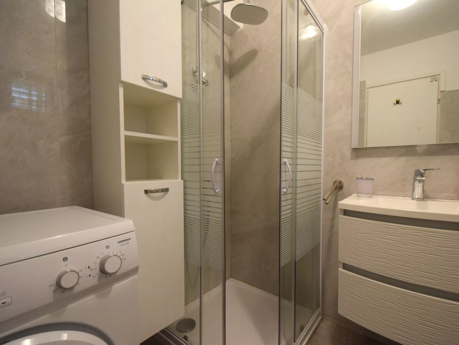 Angie 1 - Image-tags.info