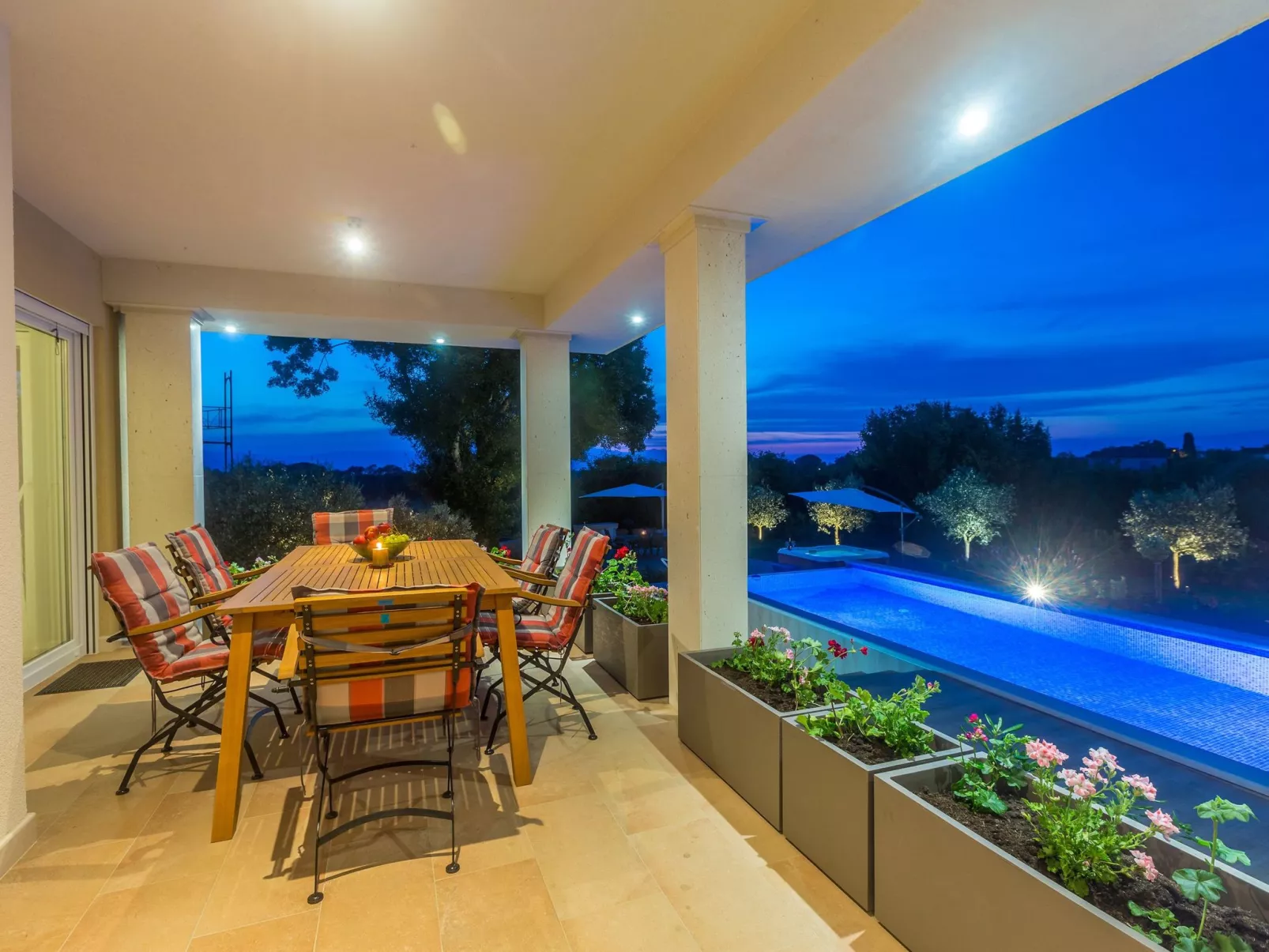 Schöne Villa in einer ruhigen Umgebung mit Pool - Image-tags.info