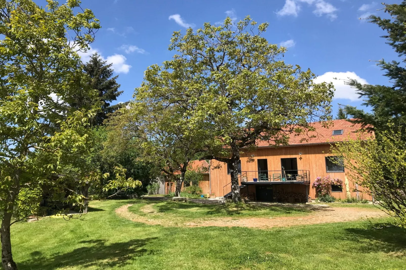 The Grange - Buitenkant zomer