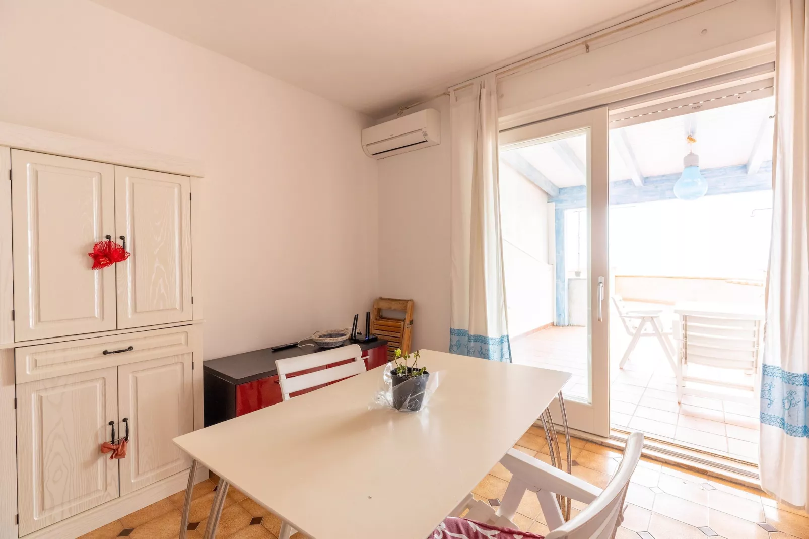 CASA BELVEDERE-Eetkamer