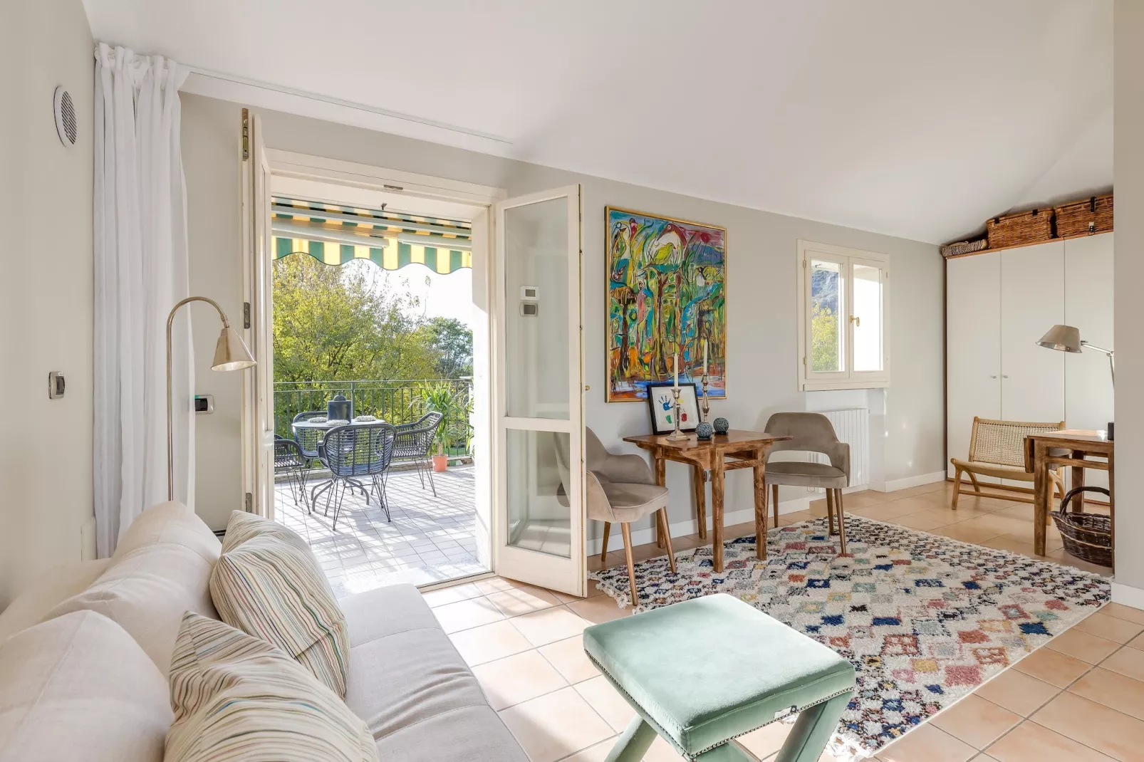 RESIDENCE PORTO LETIZIA - VILLAS-STUDIO 4 PAX VISTA LAGO DELUXE 8214 - VSLD4 - Woonkamer