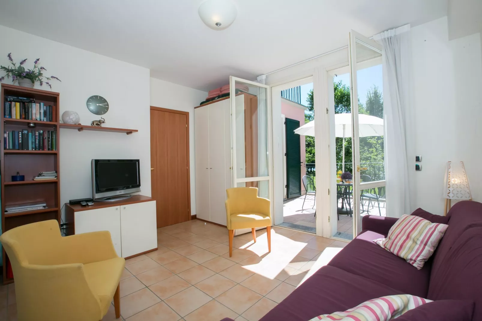 RESIDENCE PORTO LETIZIA - VILLAS-BILOCALE 4 PAX VISTA LAGO PLUS 8215 - V1LP4 - Woonkamer